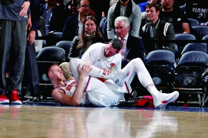 NBA波尔津吉斯扭伤脚踝 伤处超过90度扭曲 NBA波尔津吉斯扭伤脚踝 伤处超过90度扭曲