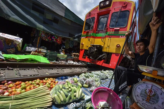 中泰铁路开工李克强致贺信 4年后从昆明坐火车游曼谷