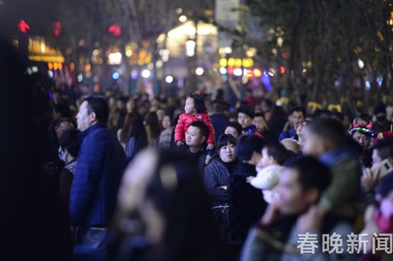 再无飞雪!昆明连续两年文明过“平安夜” 再无飞雪!昆明连续两年文明过“平安夜”