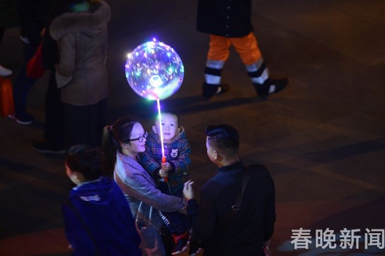 再无飞雪!昆明连续两年文明过“平安夜” 再无飞雪!昆明连续两年文明过“平安夜”