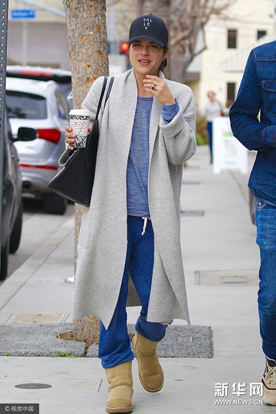 雪地靴帮你在这个冬天暖成一把火