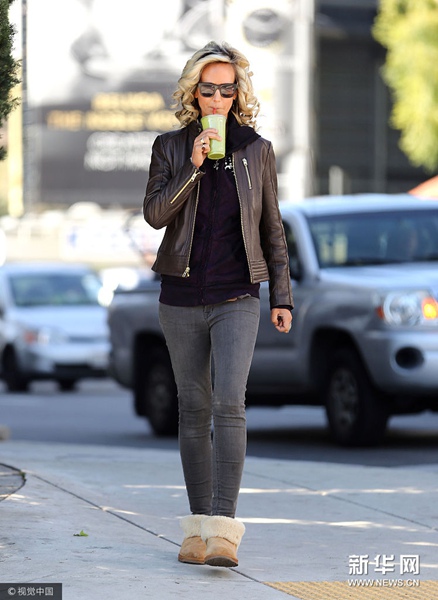 雪地靴帮你在这个冬天暖成一把火 雪地靴帮你在这个冬天暖成一把火