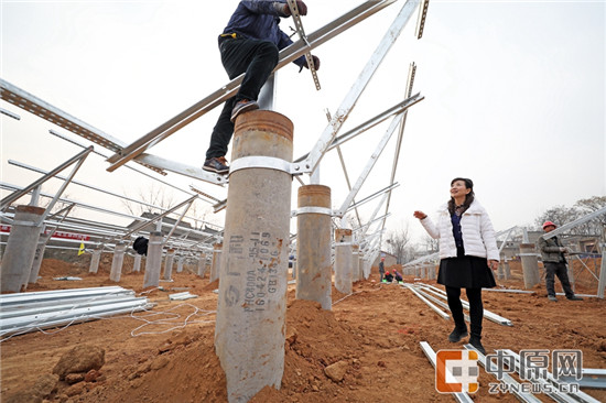 尹红说,农村的发展,不能只看眼前利益,要看长远的效益 尹红说,农村的发展,不能只看眼前利益,要看长远的效益