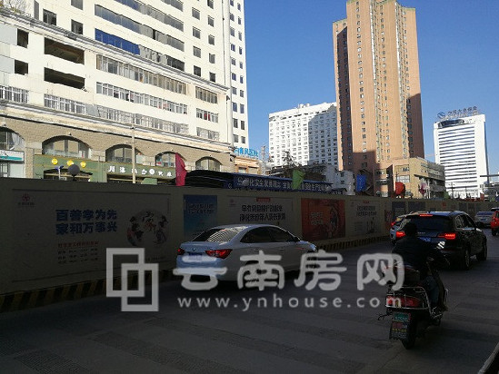 施工中的金碧路