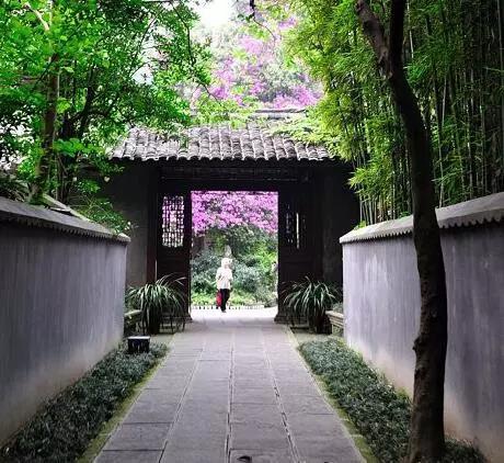 一间草屋就是'诗圣'杜甫的小天地 一间草屋就是'诗圣'杜甫的小天地