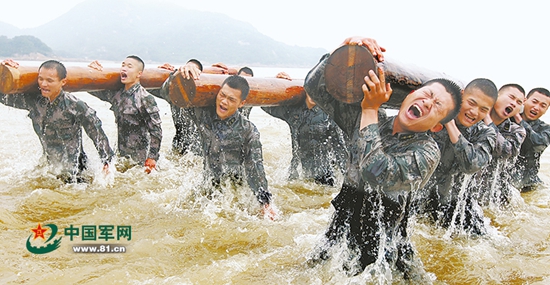 【新时代新气象新作为】面对'老兵经验',军体教员的'说服力'在哪? 【新时代新气象新作为】面对'老兵经验',军体教员的'说服力'在哪?