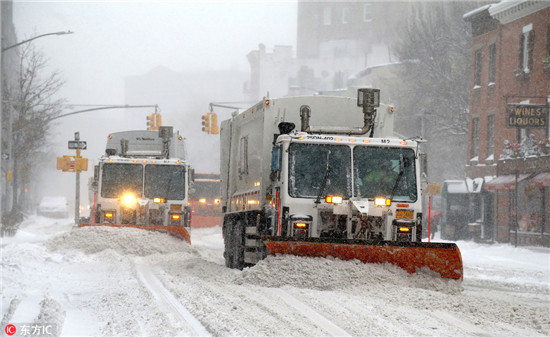 北美人民在暴风雪里快扛不住了 北美人民在暴风雪里快扛不住了