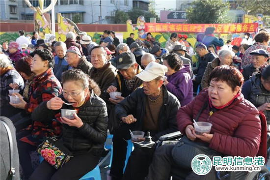 传承德孝文化 盘龙区举办“情暖腊八 爱在金星”活动