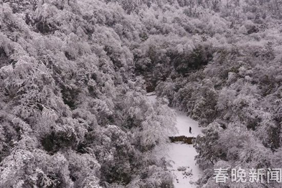 彝良小草坝被“冰封”