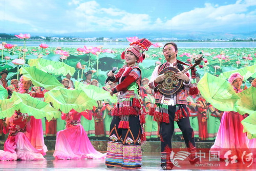 2018年新春文化惠民首场演出活动在蒙自举行 2018年新春文化惠民首场演出活动在蒙自举行