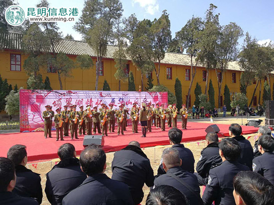 翠艺管乐艺术团带来管乐演奏《歌唱祖国》和《走向复兴》。记者林坚/摄 翠艺管乐艺术团带来管乐演奏《歌唱祖国》和《走向复兴》。记者林坚/摄