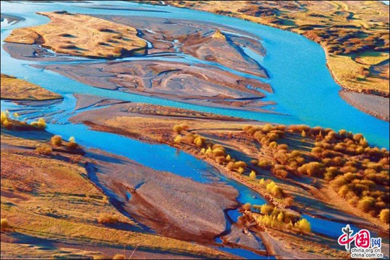 甘孜雅砻江畔 感受湿地的壮阔之美