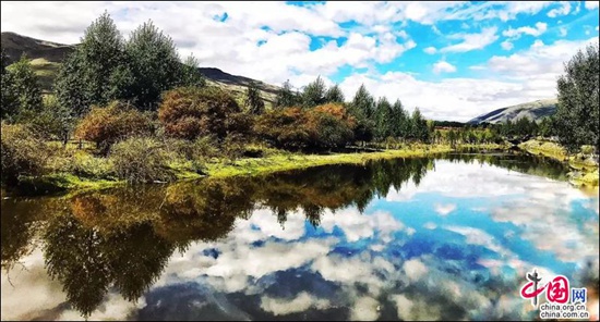 甘孜雅砻江畔 感受湿地的壮阔之美
