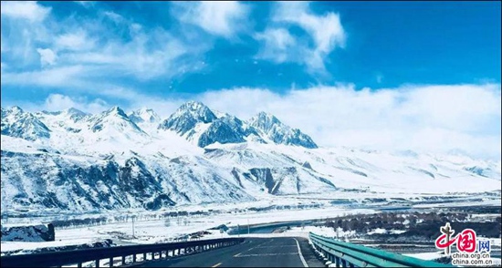 甘孜雅砻江畔 感受湿地的壮阔之美