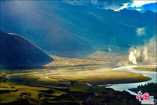 甘孜雅砻江畔 感受湿地的壮阔之美