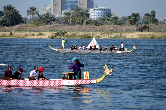 尼罗河赛龙舟 同庆中国年