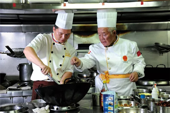 入滇记丨蒋彪,推广滇菜文化的艺术家! 入滇记丨蒋彪,推广滇菜文化的艺术家!