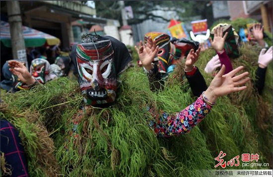 广西融水青年舞“芒蒿”迎“惊蛰” 广西融水青年舞“芒蒿”迎“惊蛰”