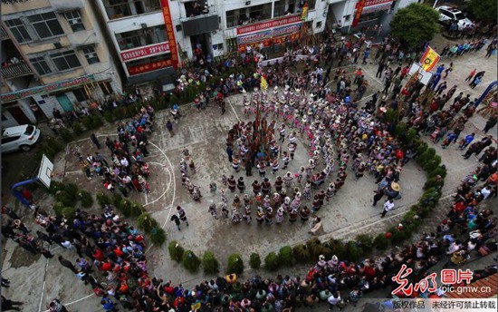 广西融水青年舞“芒蒿”迎“惊蛰” 广西融水青年舞“芒蒿”迎“惊蛰”