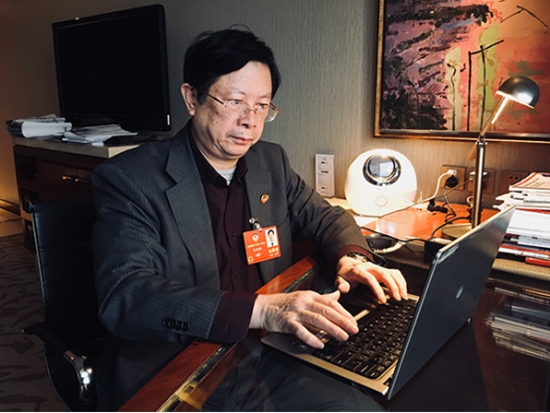 被称作“半夜医生”的全国政协委员 被称作“半夜医生”的全国政协委员