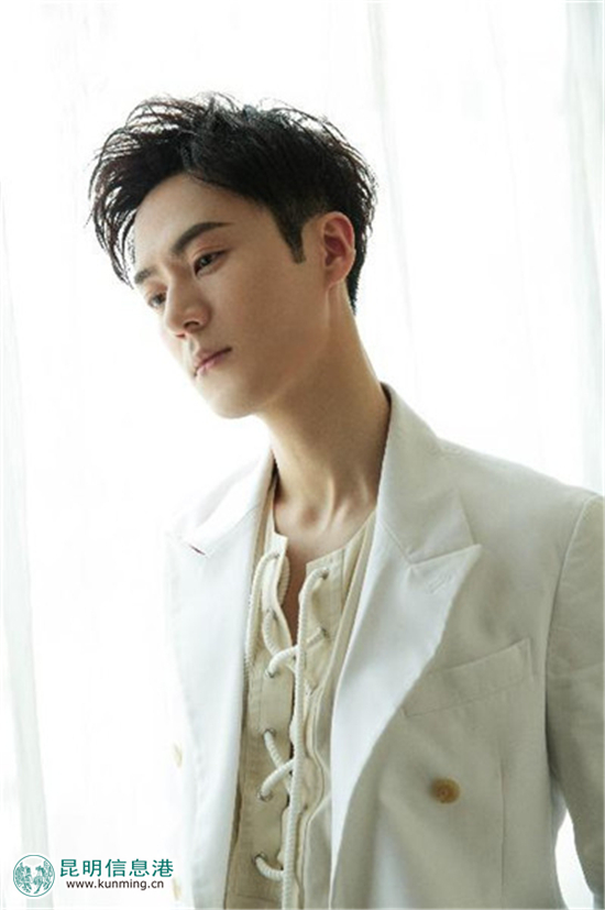 贝玲妃携手演技小生茅子俊 “眉什么不可以”火爆昆明 贝玲妃携手演技小生茅子俊 “眉什么不可以”火爆昆明