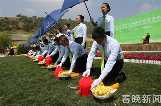 “二维码公墓”现身昆明 扫码可隔空祭奠逝者