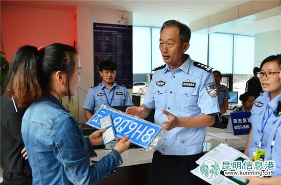 今年1至2月 昆明市微信自助处理道路交通事故案件13867起