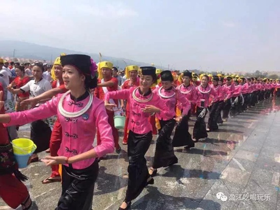 老板 我要请假去德宏过泼水节