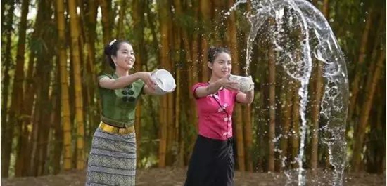 老板 我要请假去德宏过泼水节 老板 我要请假去德宏过泼水节