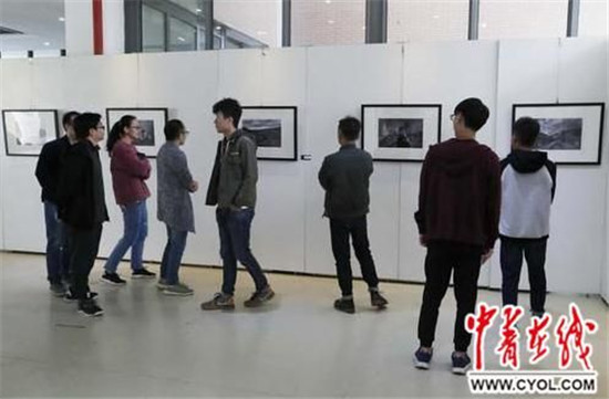 《不同视点下的滇越铁路》专题摄影展 《不同视点下的滇越铁路》专题摄影展