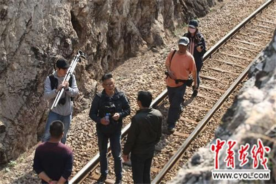 张永宁带学生行走记录滇越铁路 张永宁带学生行走记录滇越铁路