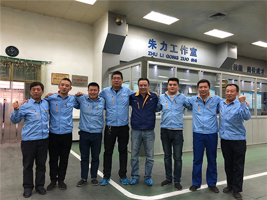 【中国梦·大国工匠篇】朱力:忠诚兵器,用过硬技能带卓越团队 【中国梦·大国工匠篇】朱力:忠诚兵器,用过硬技能带卓越团队