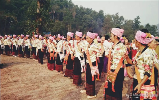 一个在傣族村寨长大的汉族人侃侃泼水节