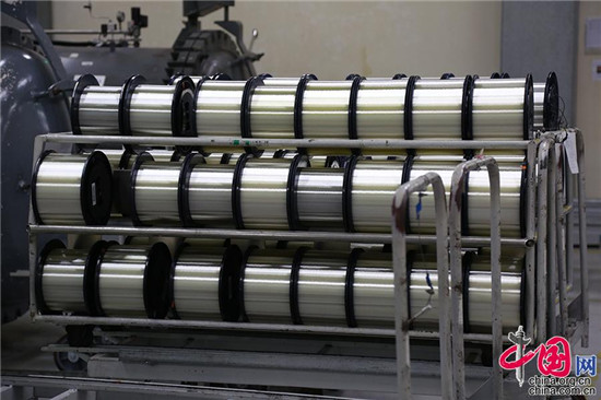 烽火通信光纤光缆工厂内的产品。中国网记者 杨楠摄影 烽火通信光纤光缆工厂内的产品。中国网记者 杨楠摄影