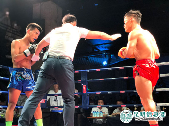 比赛中。记者马文焘摄