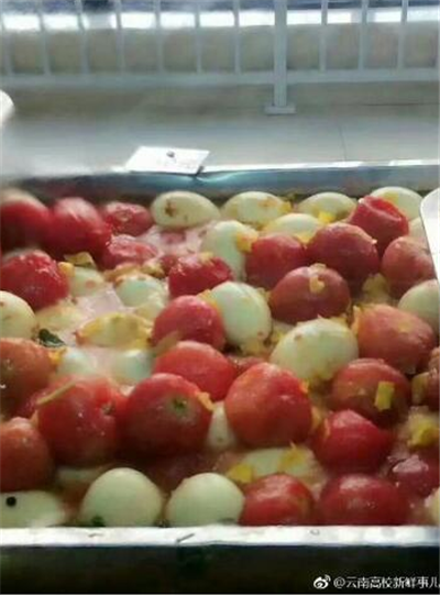 “暗黑料理”新秀 昆明一高校现西红柿炒鸡蛋加强版 “暗黑料理”新秀 昆明一高校现西红柿炒鸡蛋加强版