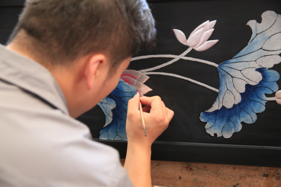 传承与创新 走近山西平遥“明艳”的推光漆器