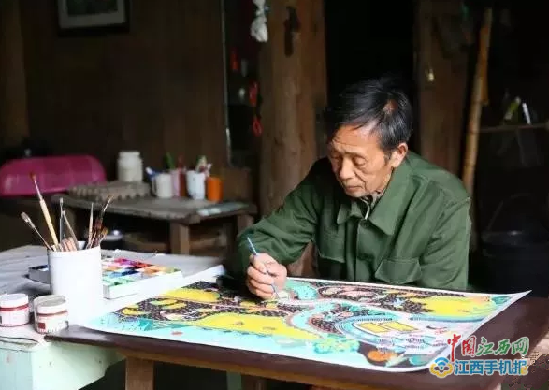 【网络媒体走转改】一手锄头 一手画笔 永丰农民画定格乡村记忆 【网络媒体走转改】一手锄头 一手画笔 永丰农民画定格乡村记忆