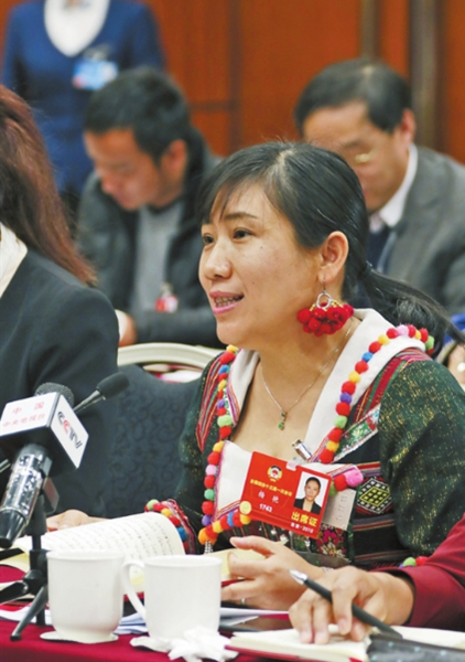 德昂族全国政协委员杨艳——用勤劳开启德昂族更加美好未来