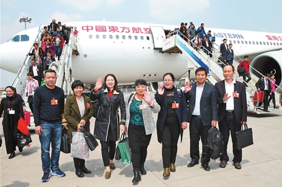 在滇全国人大代表21日返回昆明 在滇全国人大代表21日返回昆明