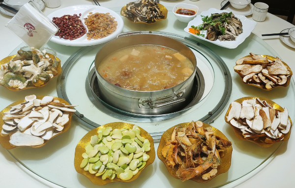 野生菌火锅 野生菌火锅