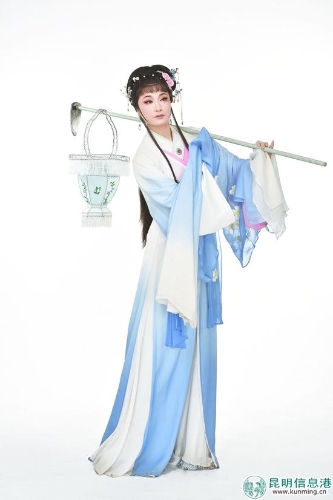 李敏饰演林黛玉