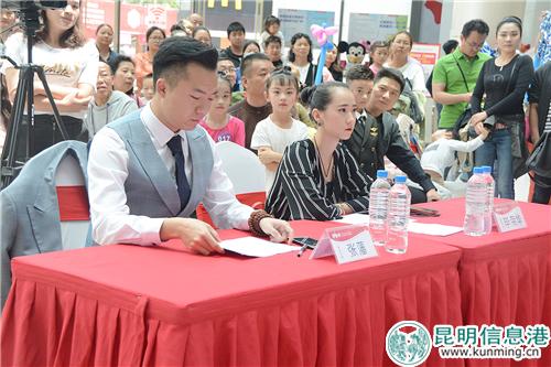 张藩、毕荣华老师坐镇评委席