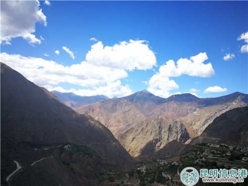 羊拉乡地貌。劳学丽 摄 羊拉乡地貌。劳学丽 摄