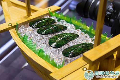 今年将亮相石博会的“满汉全席”作品之一1 今年将亮相石博会的“满汉全席”作品之一1