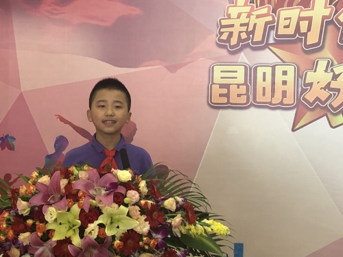 安宁中学的赵杰同学 安宁中学的赵杰同学