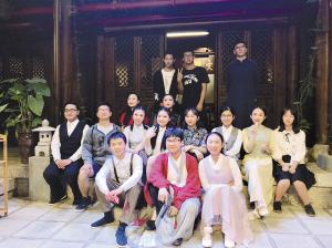 剧组成员合影 剧组成员合影