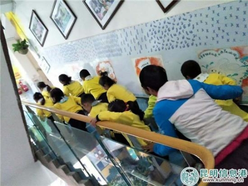 幼儿园师生紧急疏散到安全区域