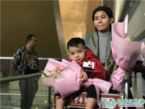 受救助的缅甸儿童。实习记者俞逍 摄