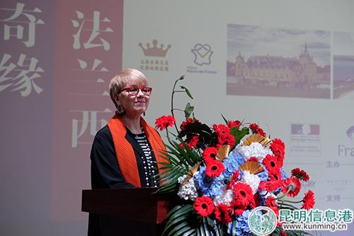 法国驻成都满碧滟总领事在现场致辞